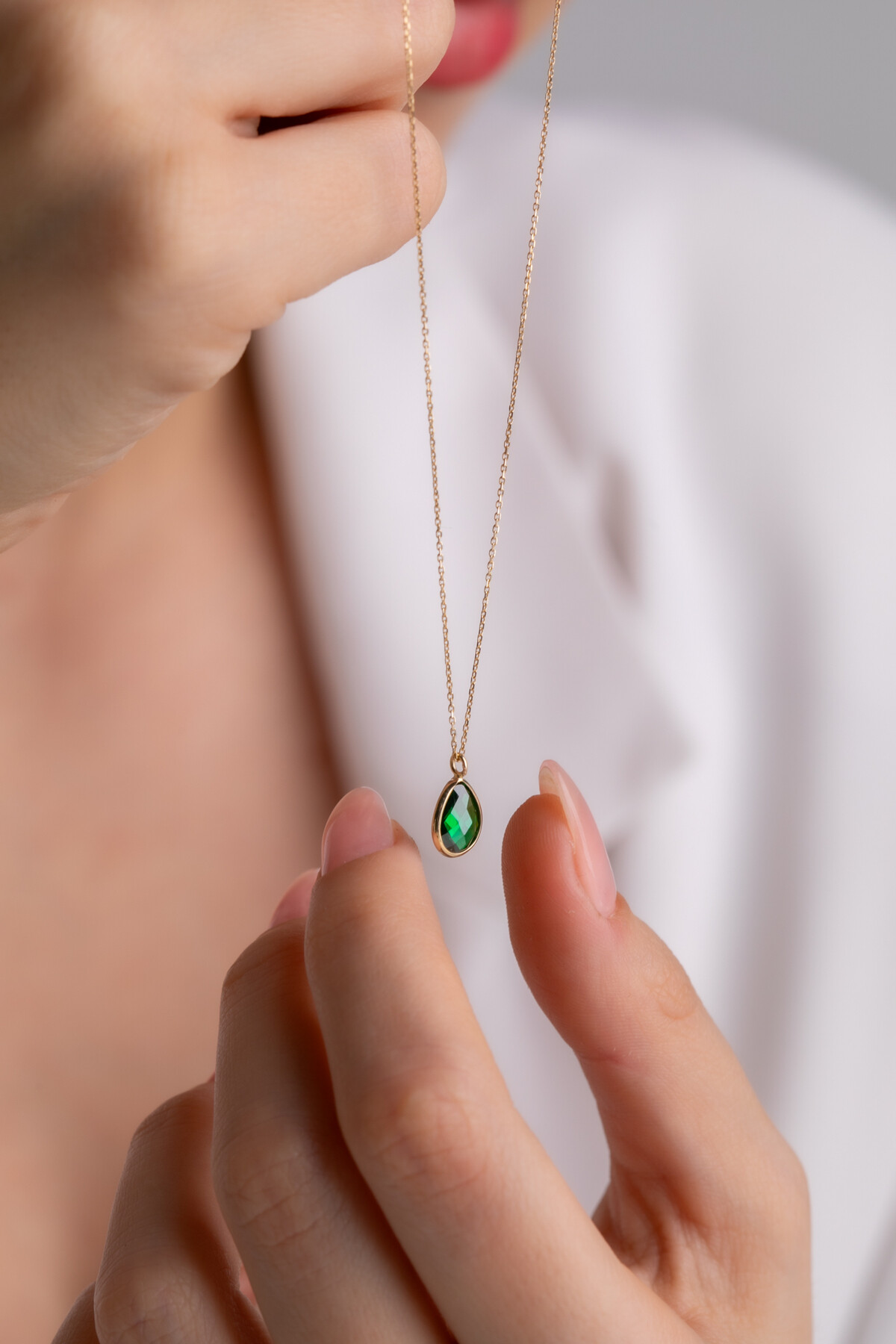 14 Ayar Altın Zümrüt Damla Taş Kolye