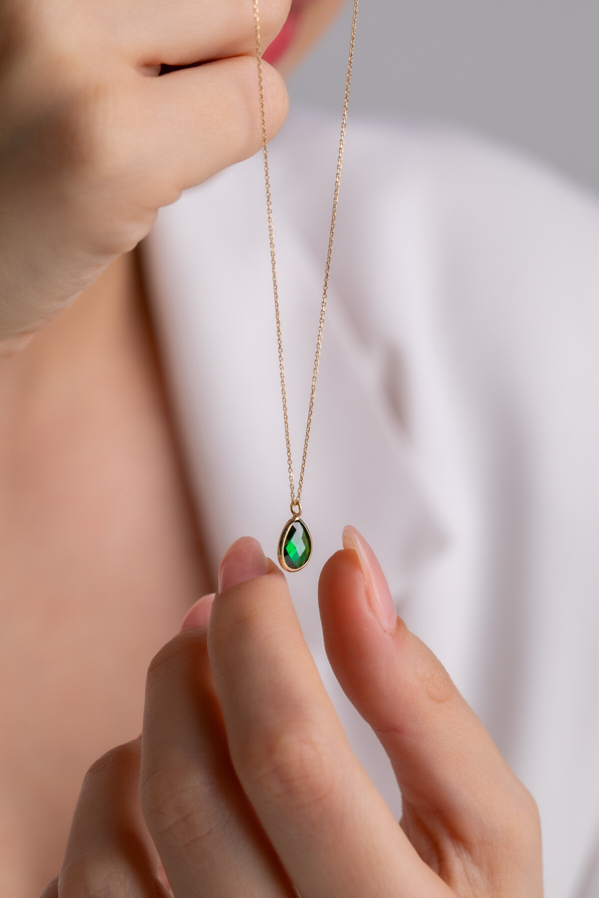 14 Ayar Altın Zümrüt Damla Taş Kolye