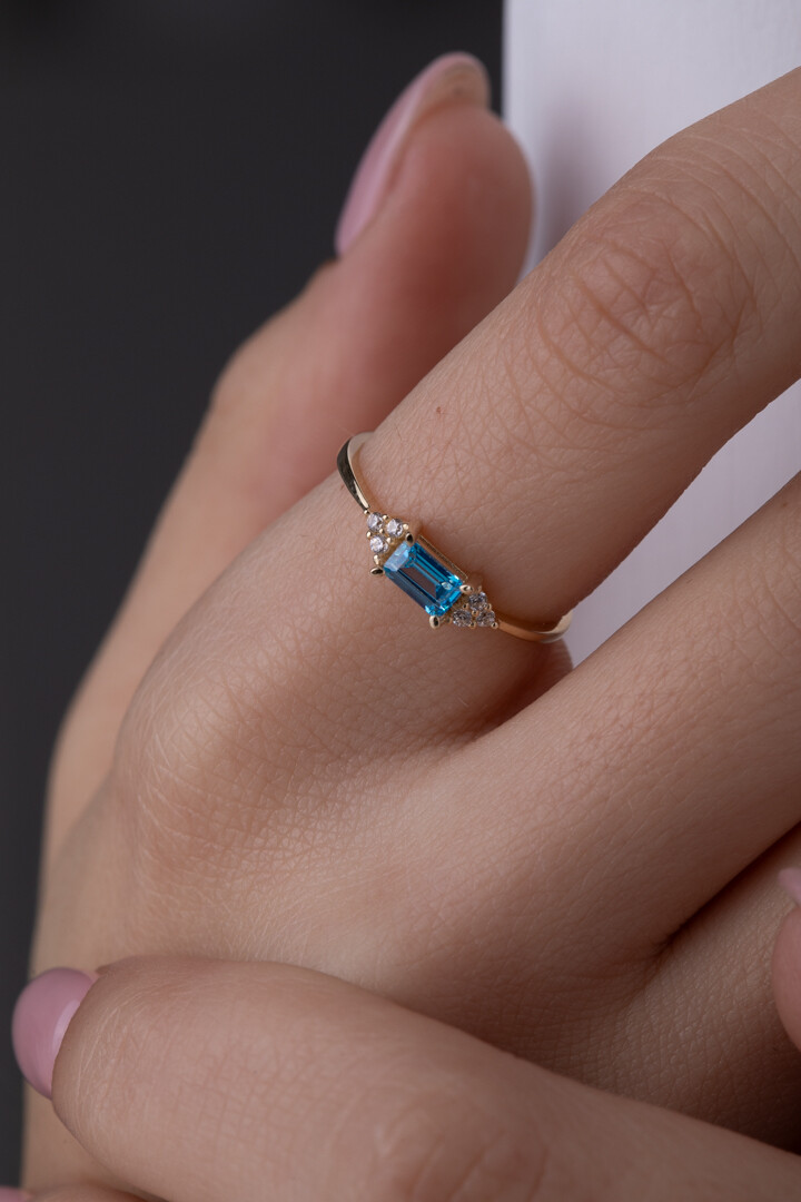 14 Ayar Altın Aqua Taşlı Baget Yüzük