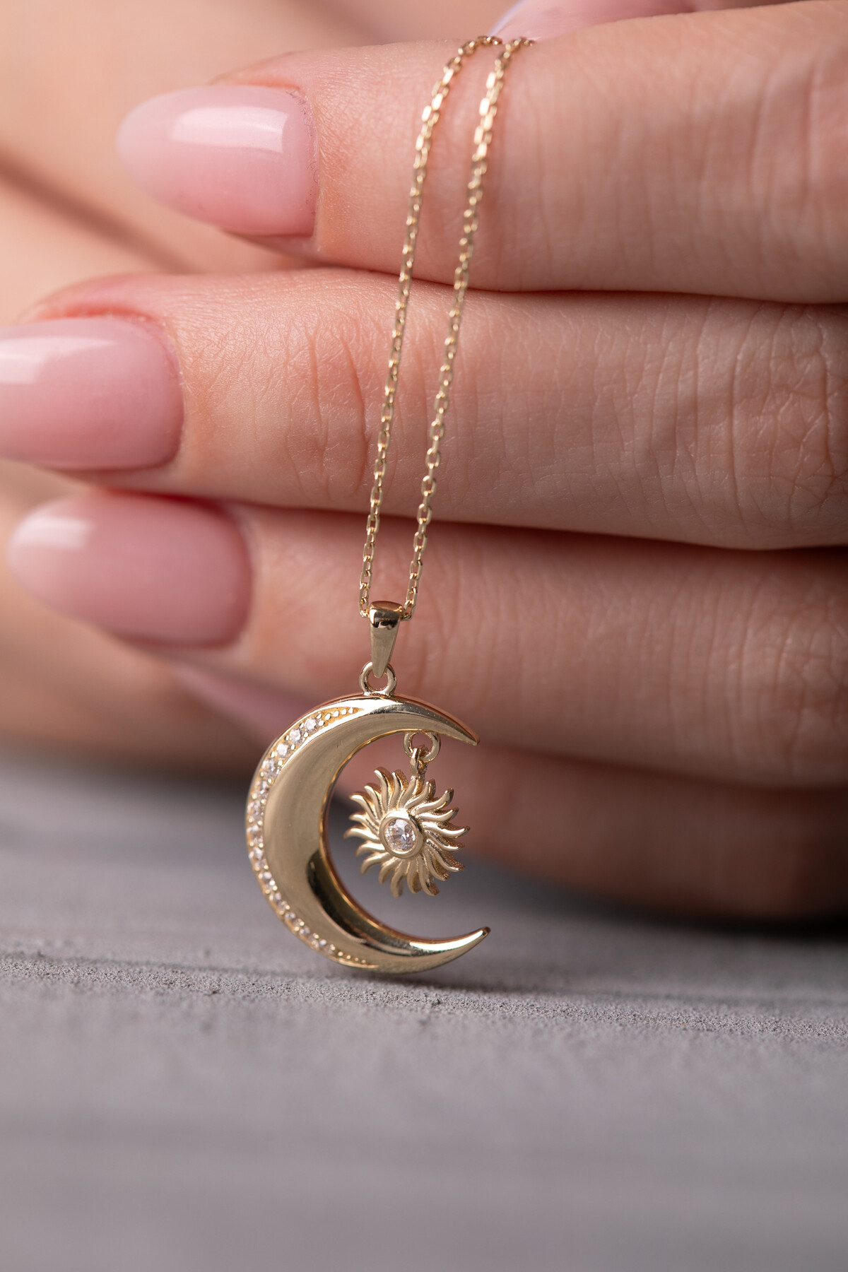 14 Ayar Altın Ay Güneş Kolye