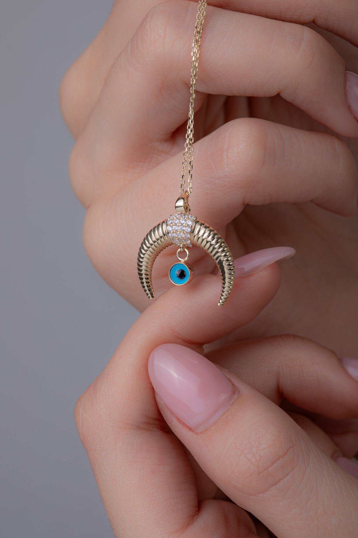 14 Ayar Altın Ay Kolye