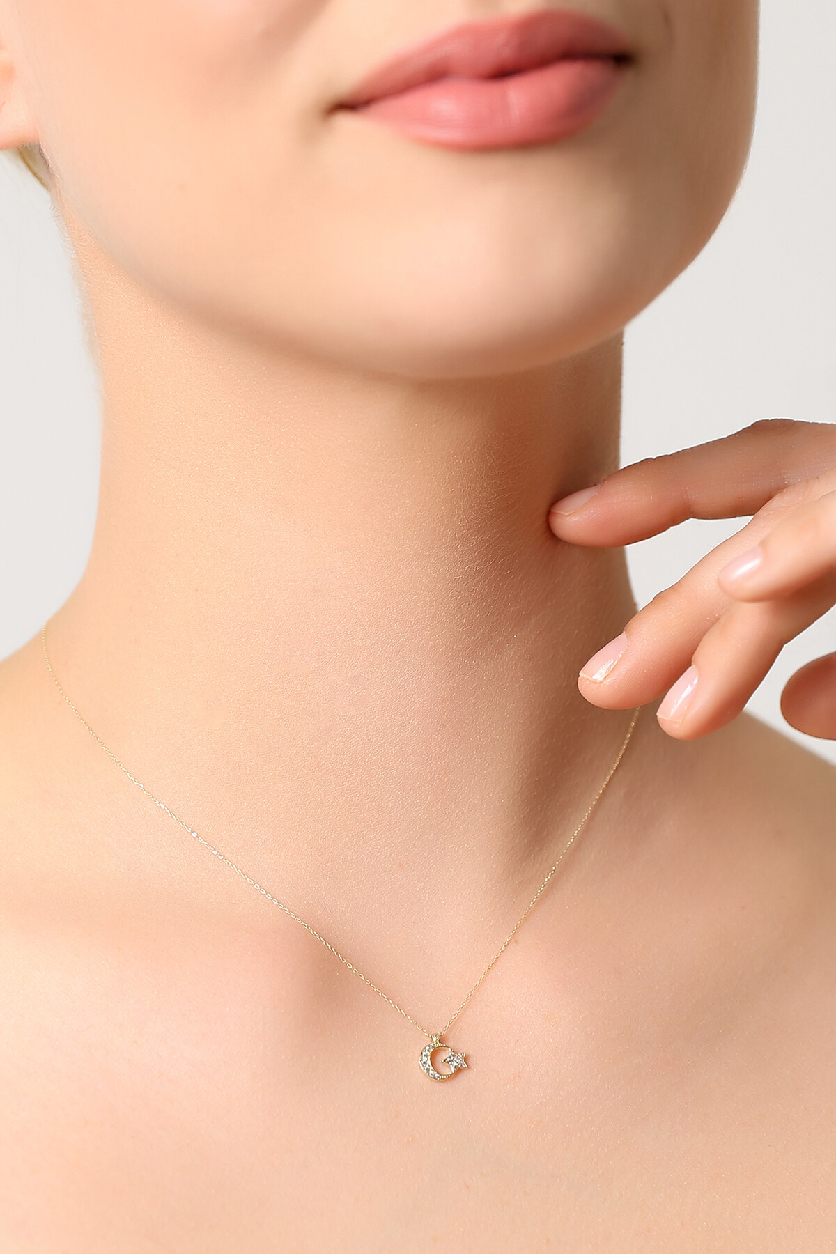 14 Ayar Altın Ayyıldız Kolye