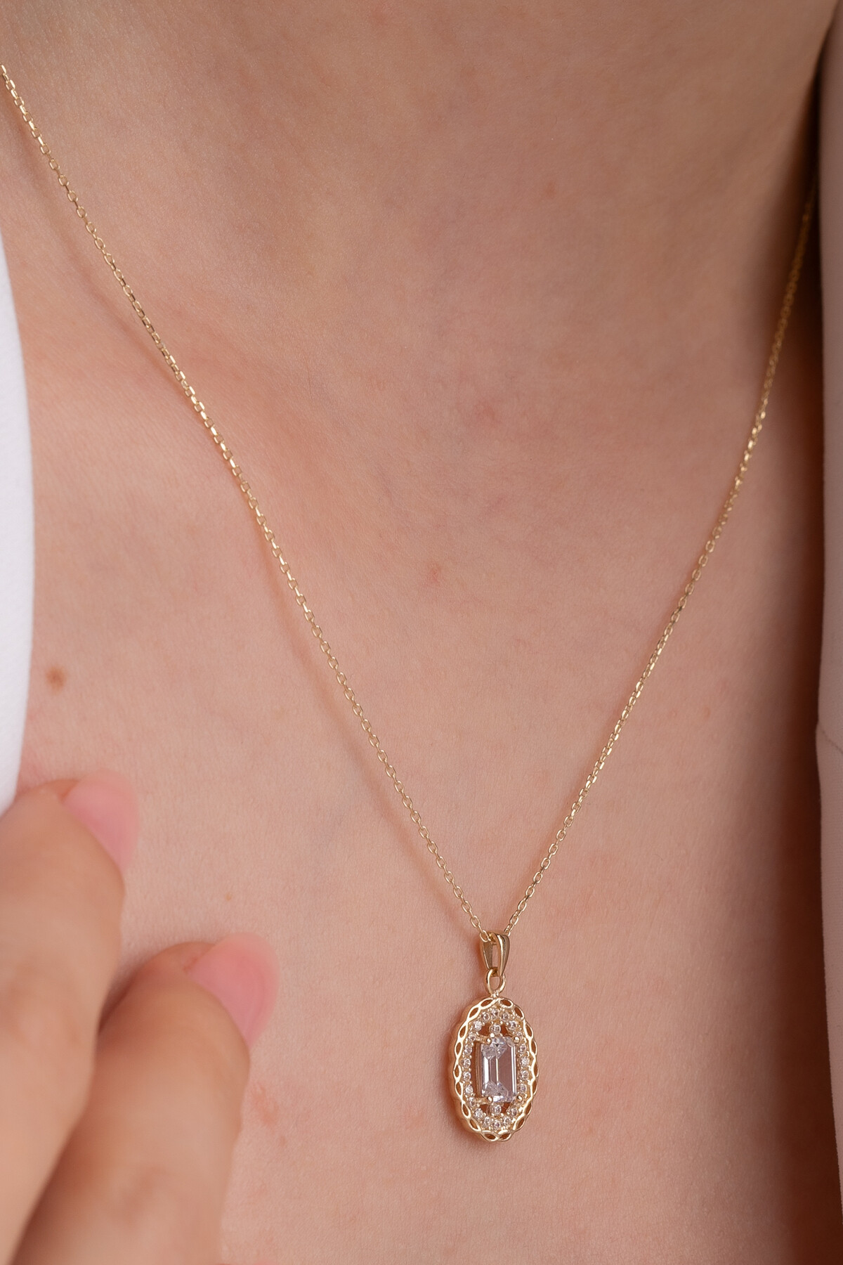 14 Ayar Altın Baget Kolye