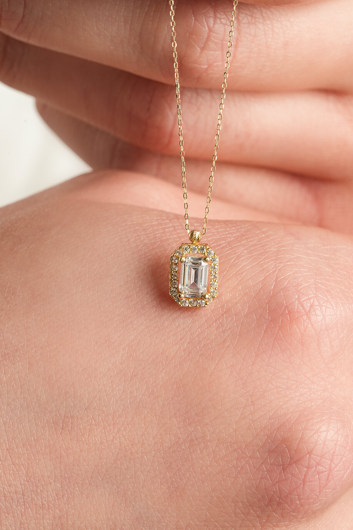 14 Ayar Altın Baget Kolye