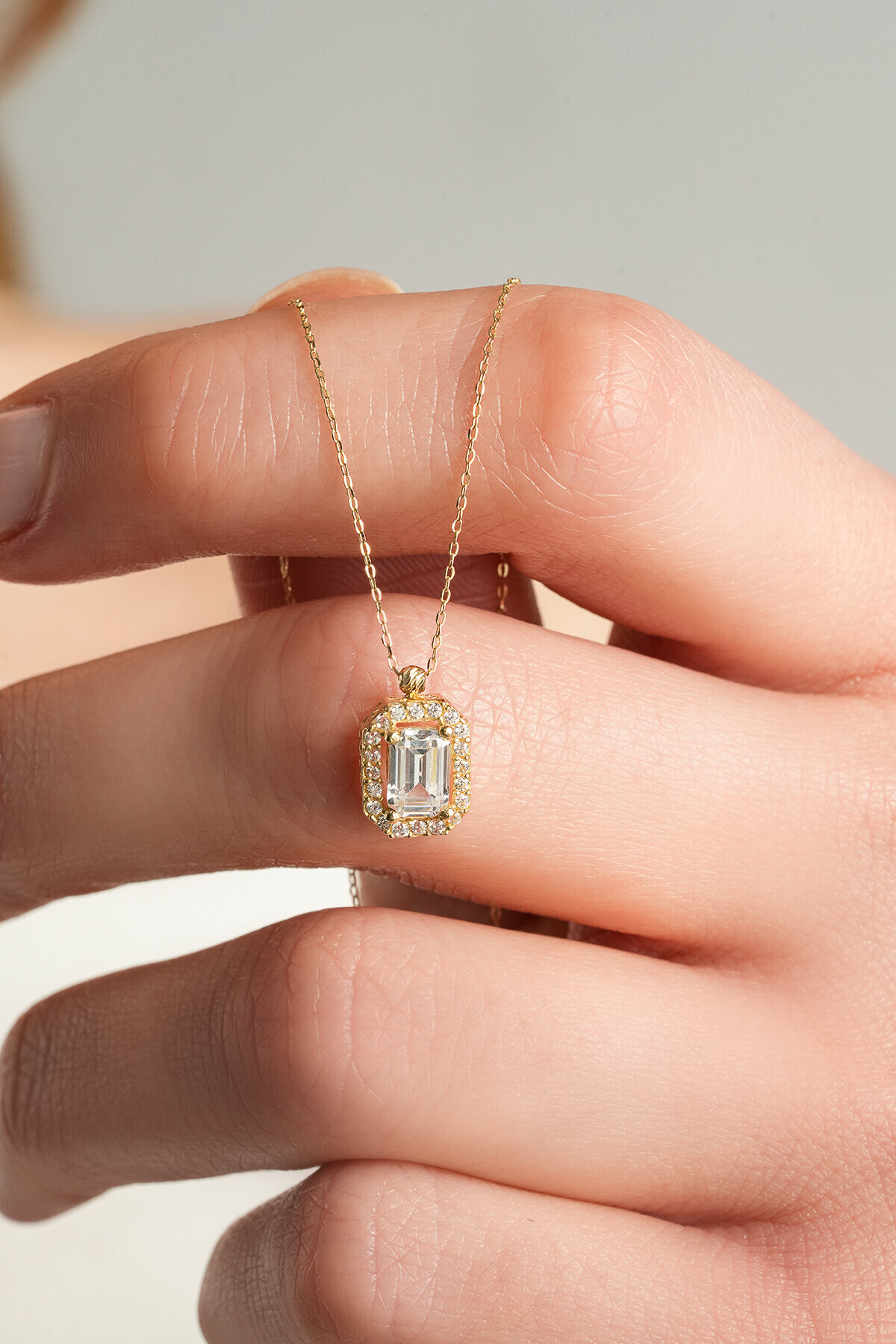 14 Ayar Altın Baget Kolye