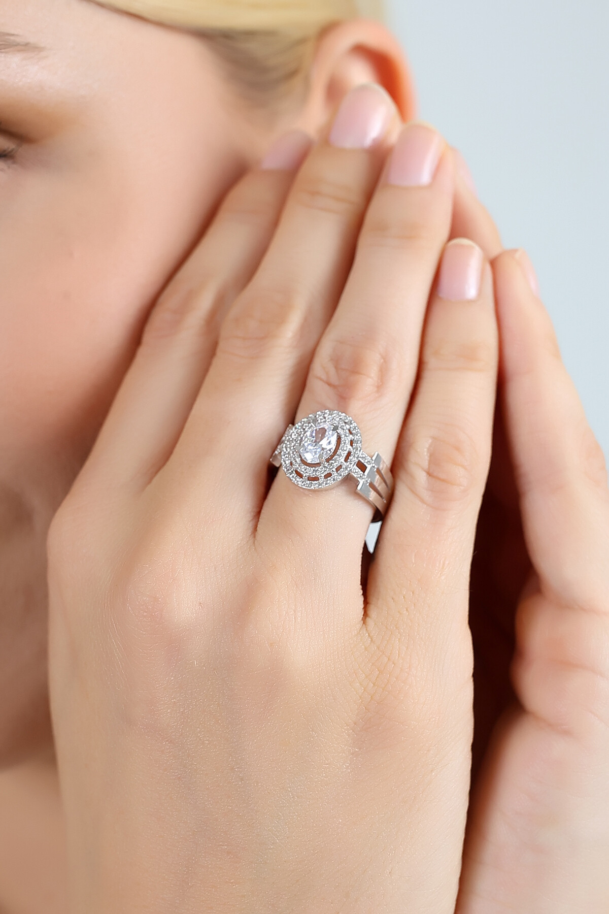 14 Ayar Altın Baget Taşlı Yüzük