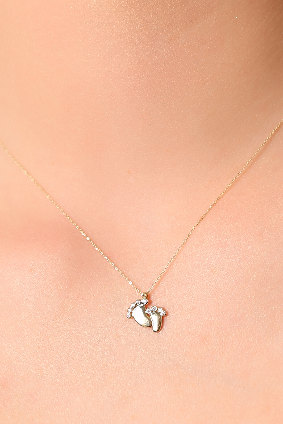 14 Ayar Altın Bebek Ayak Kolye