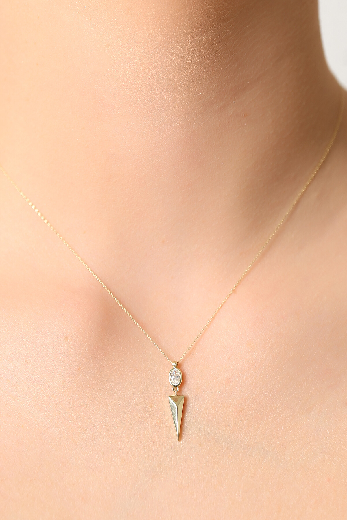 14 Ayar Altın Beyaz Taş Tasarım Kolye