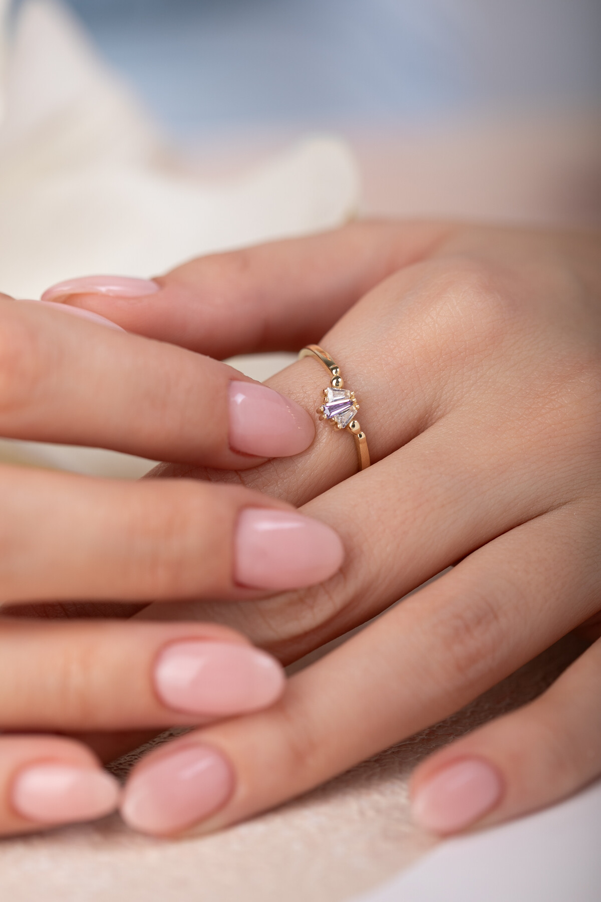 14 Ayar Altın Beyaz Taşlı Yüzük