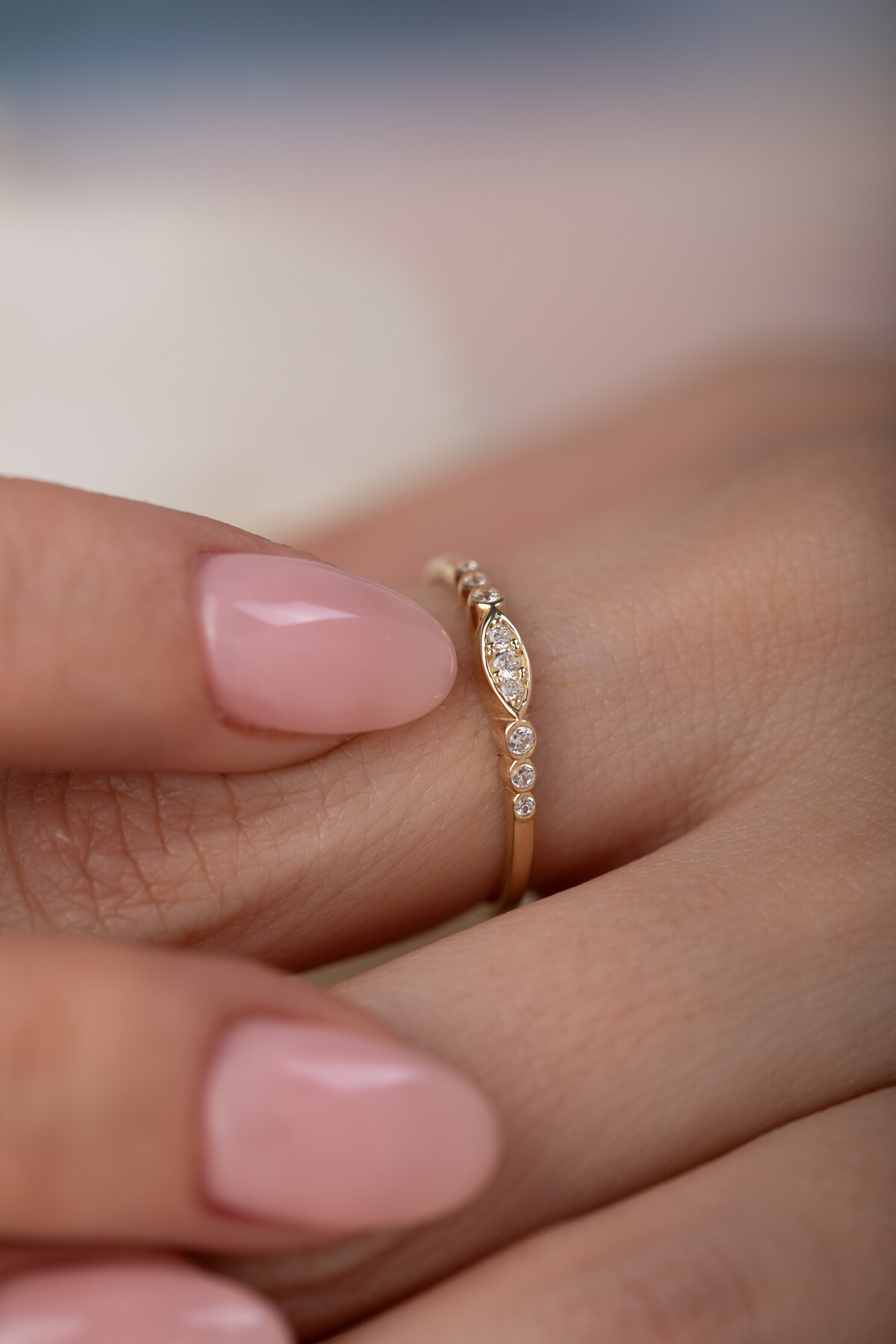 14 Ayar Altın Beyaz Taşlı Zarif Yüzük 