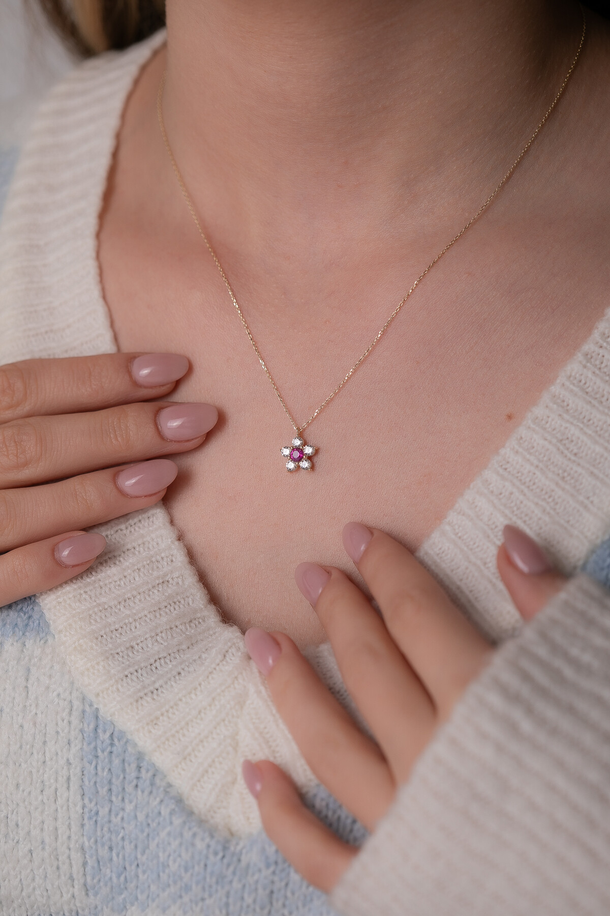 14 Ayar Altın Çiçek Kolye