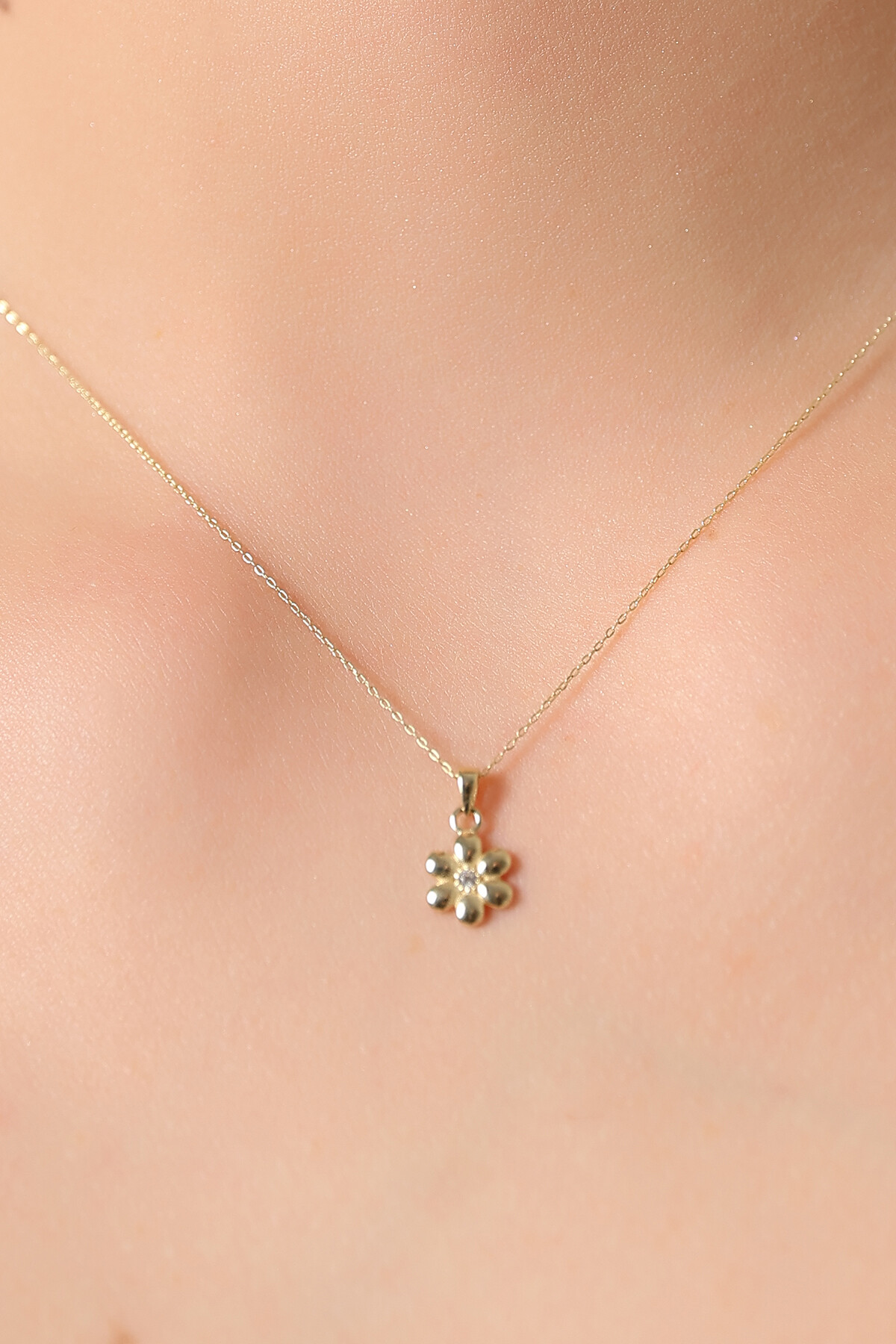 14 Ayar Altın Çiçek Kolye