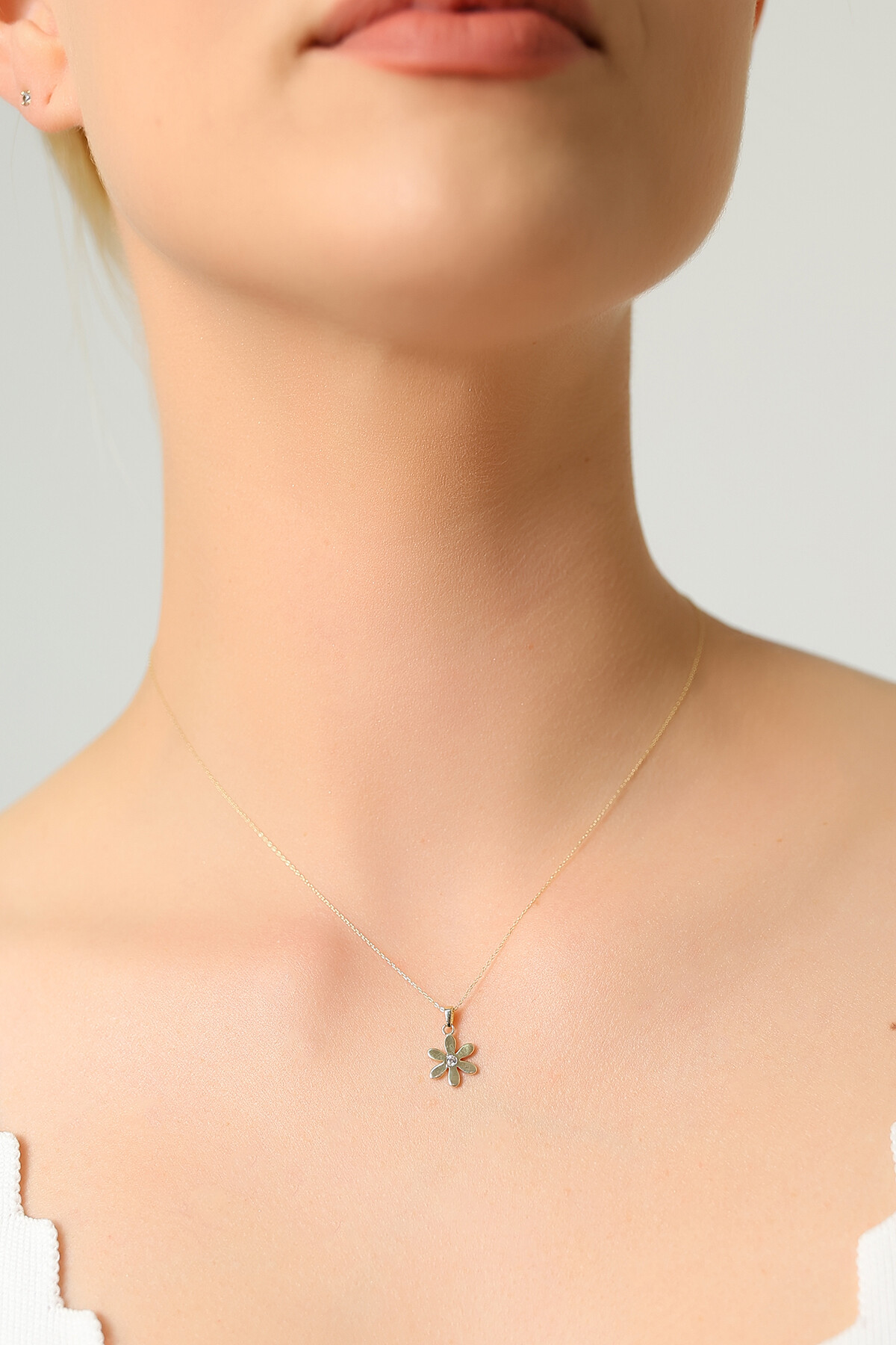 14 Ayar Altın Çiçek Kolye