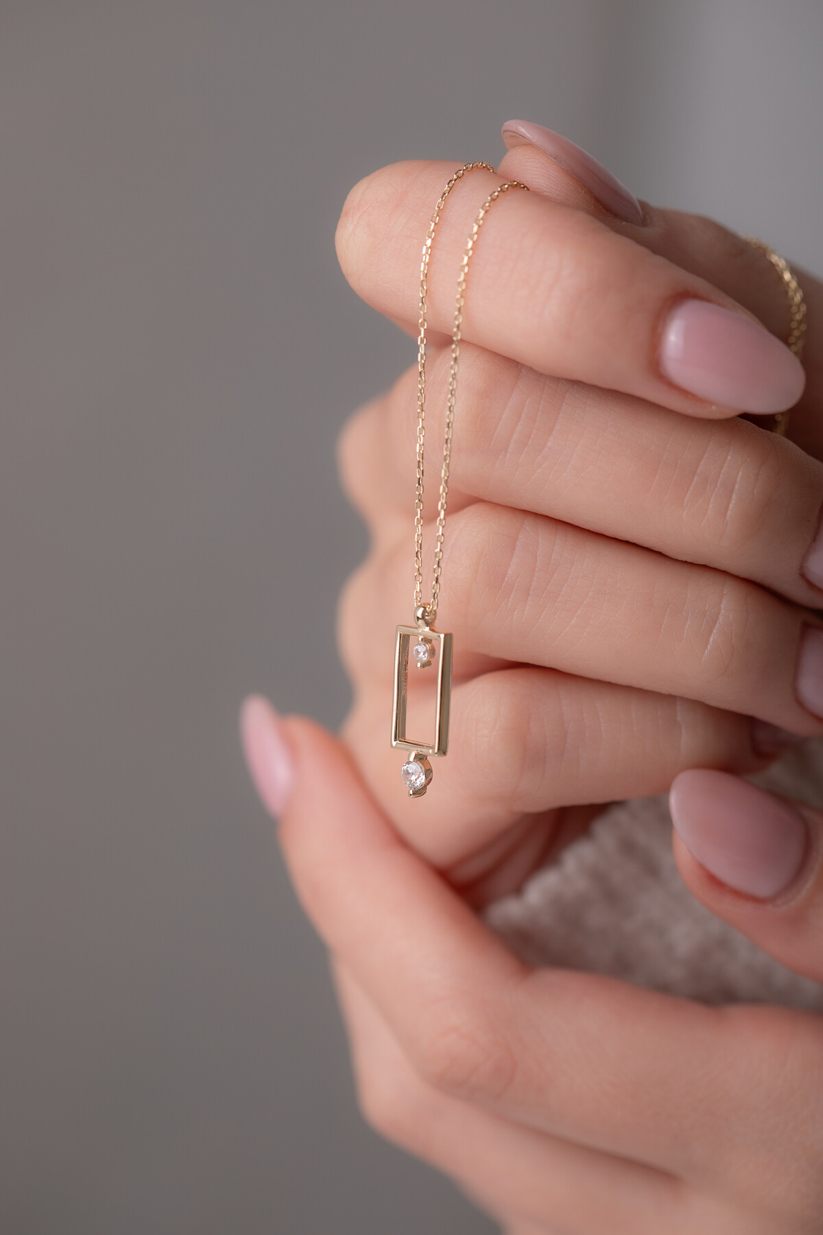 14 Ayar Altın Dikdörtgen Kolye