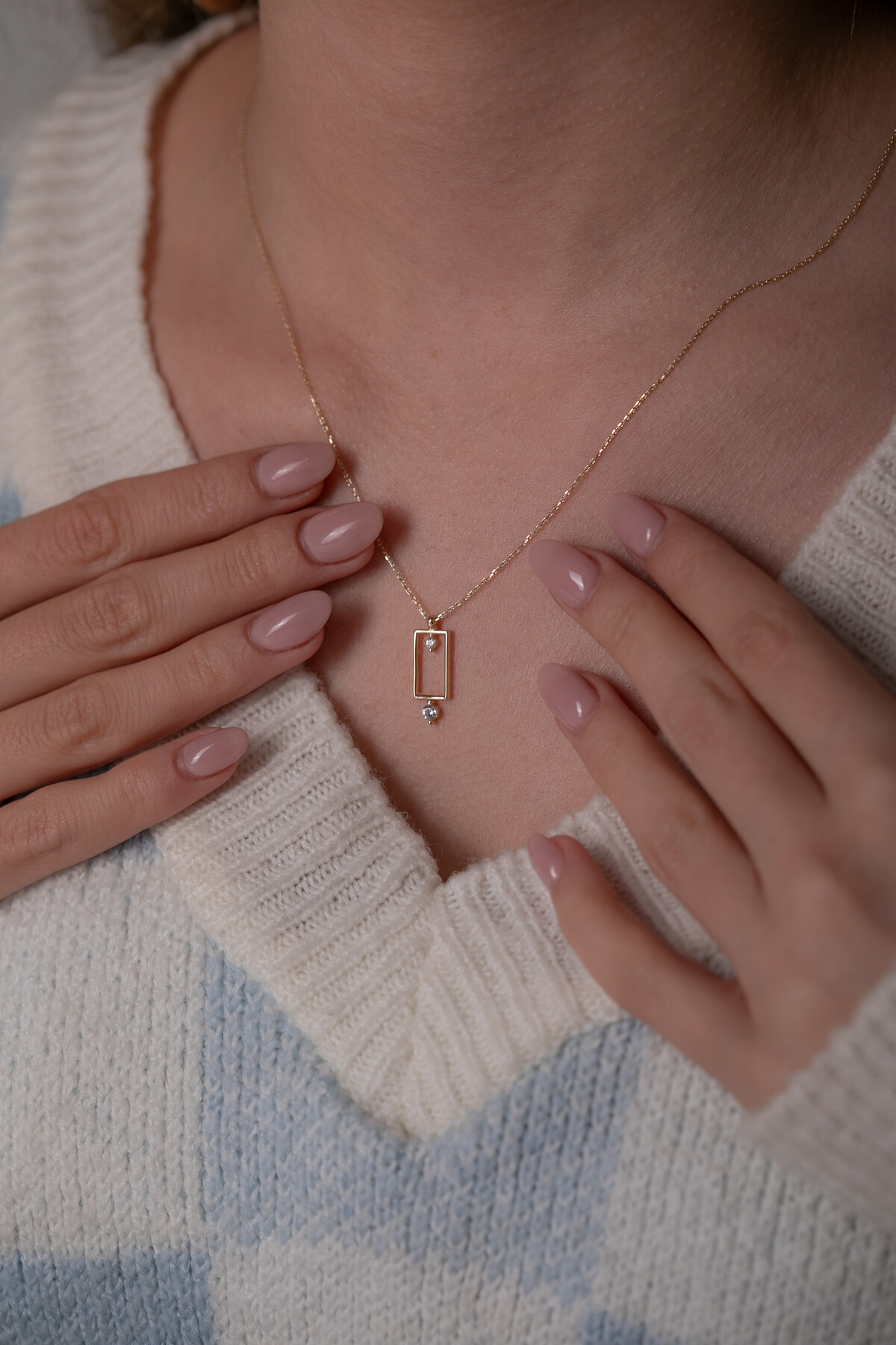 14 Ayar Altın Dikdörtgen Kolye