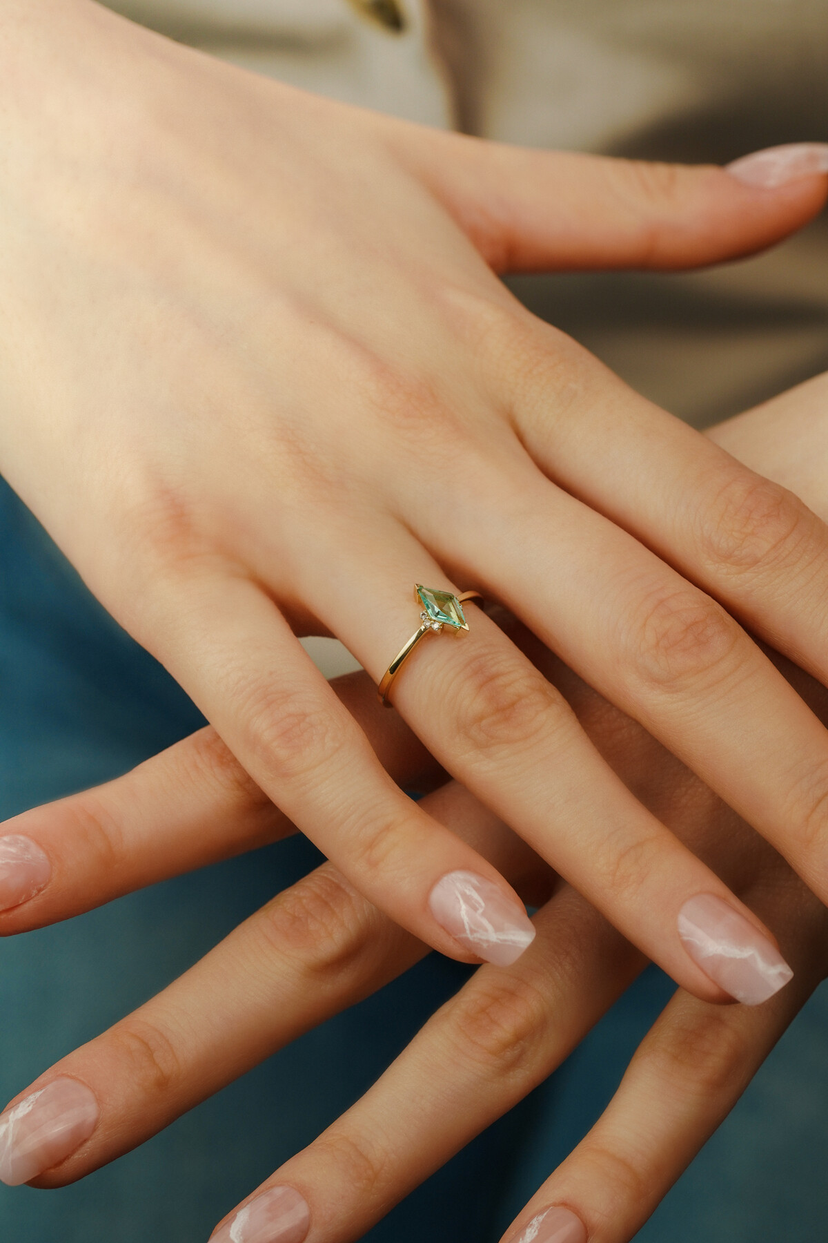 14 Ayar Altın Doğal Renk Taşlı Yüzük