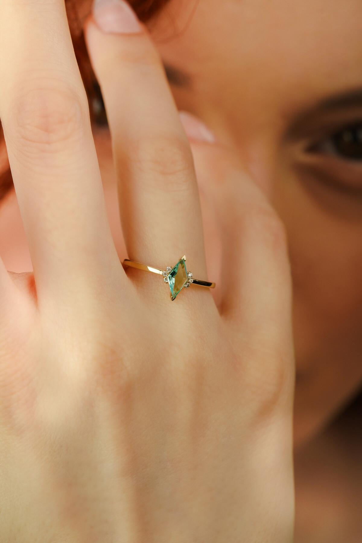 14 Ayar Altın Doğal Renk Taşlı Yüzük