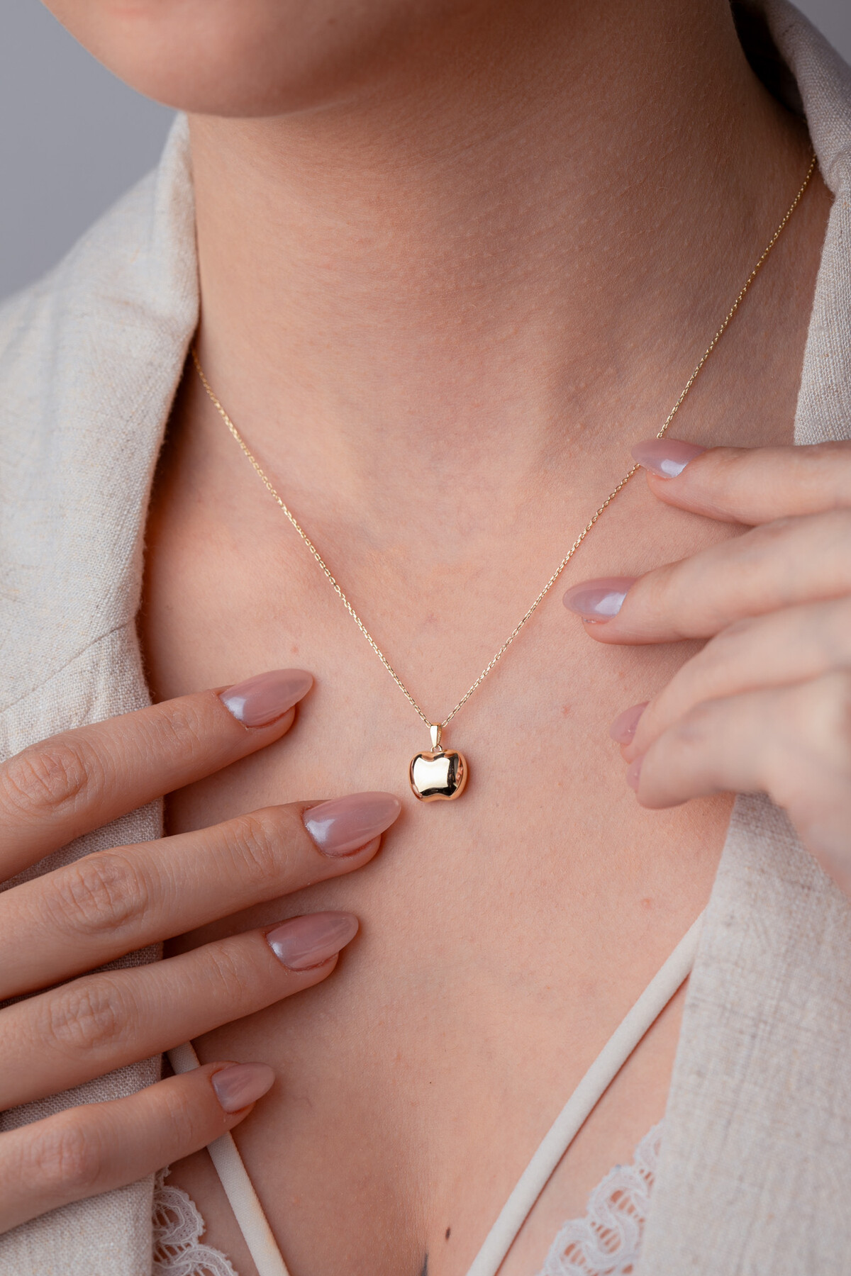 14 Ayar Altın Elma Kolye