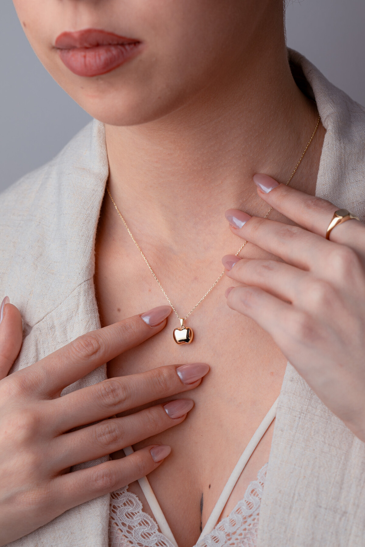 14 Ayar Altın Elma Kolye