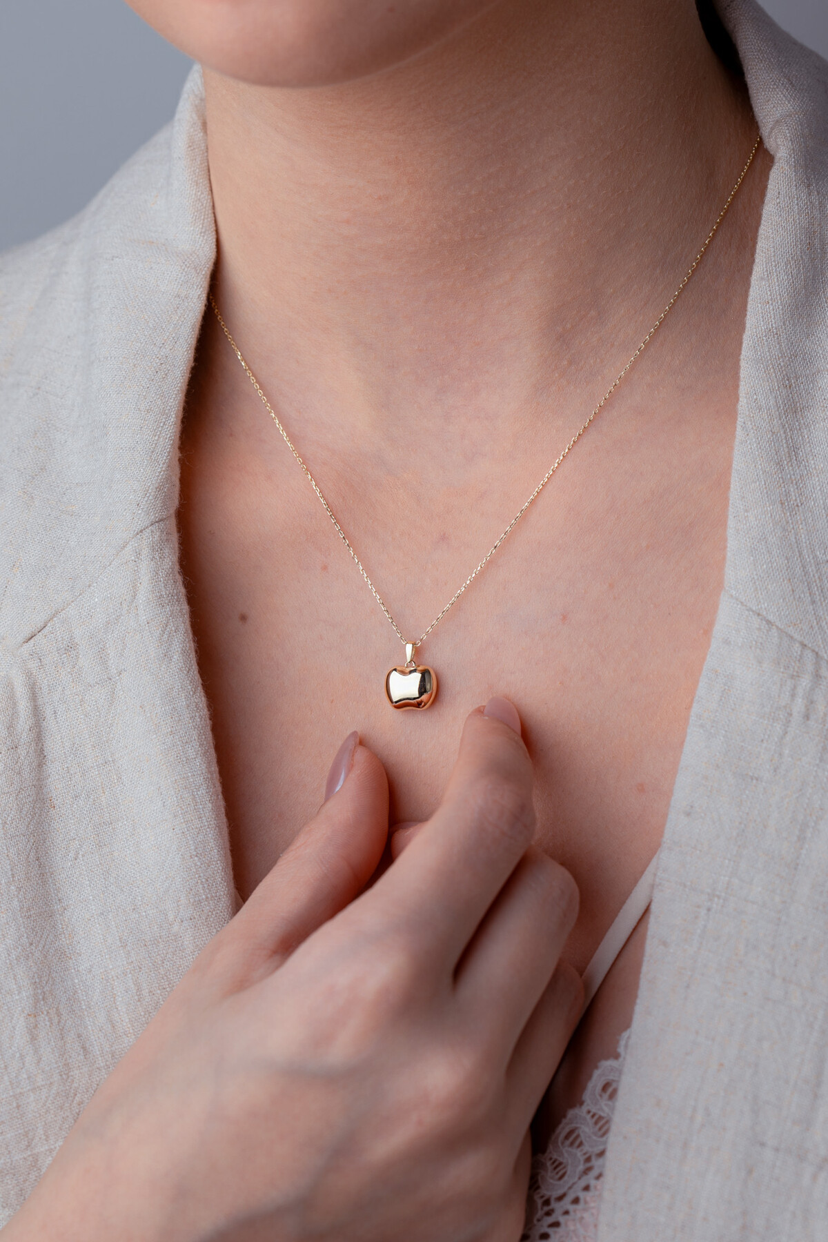 14 Ayar Altın Elma Kolye