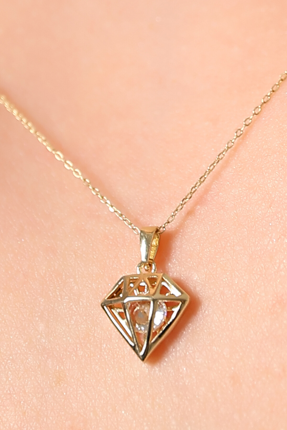 14 Ayar Altın Elmas Model Kolye