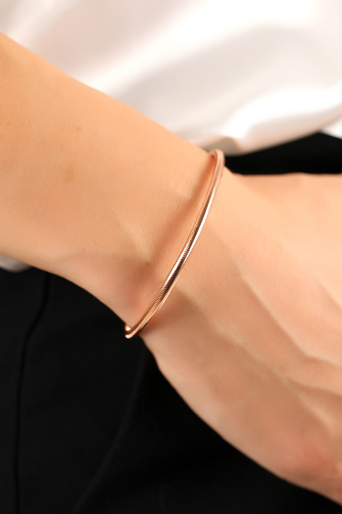 14 Ayar Altın Esnek Rose Bileklik