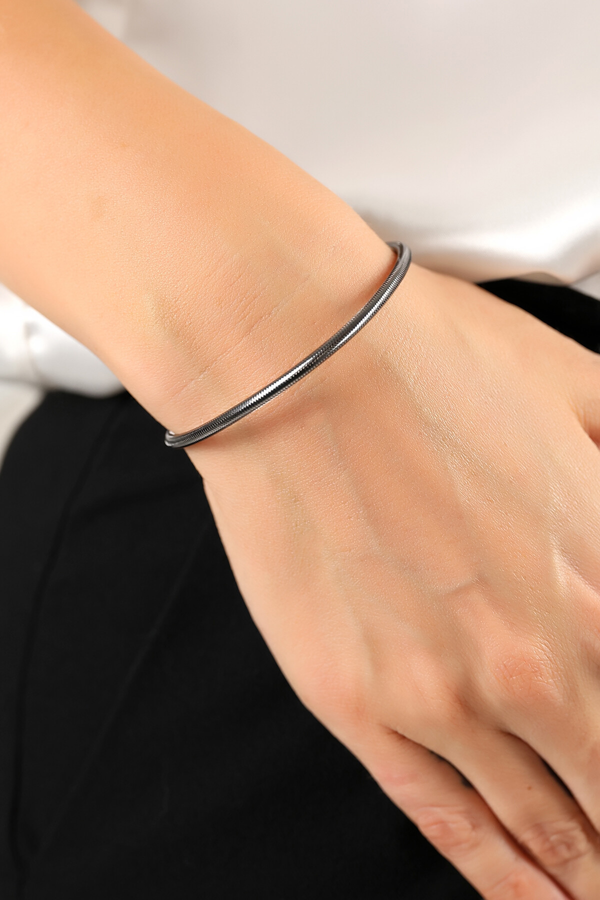 14 Ayar Altın Esnek Siyah Bileklik