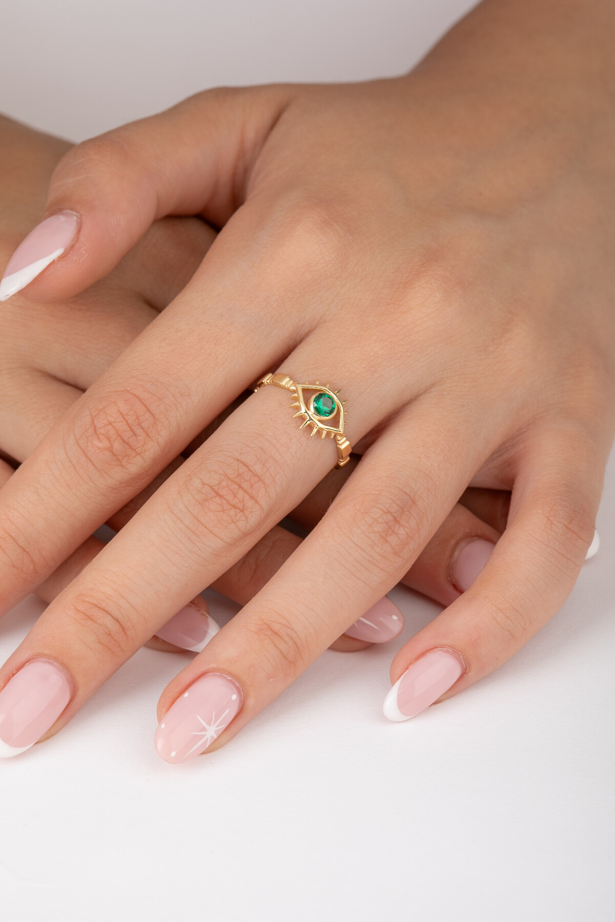 14 Ayar Altın Göz Yüzük