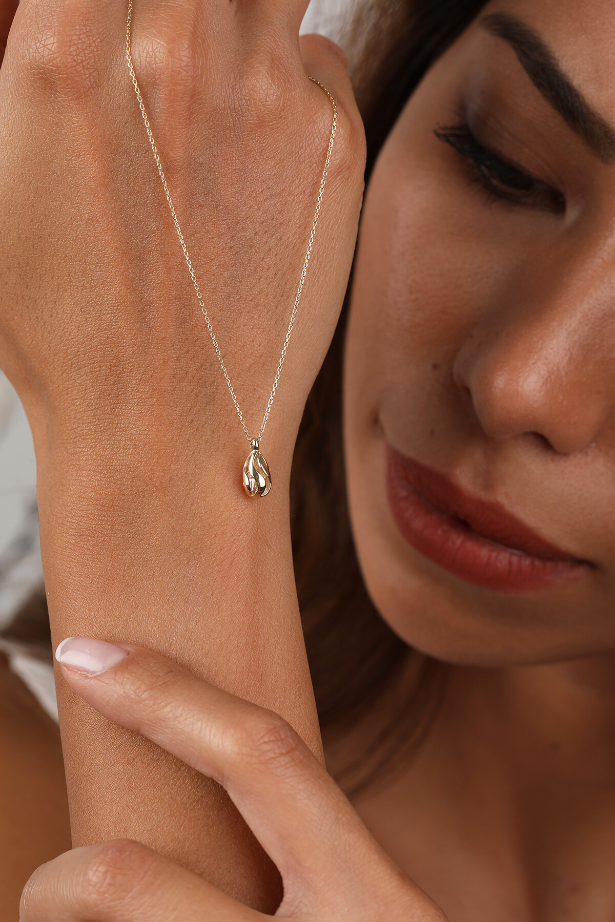 14 Ayar Altın Gözyaşı Damlası Kolye