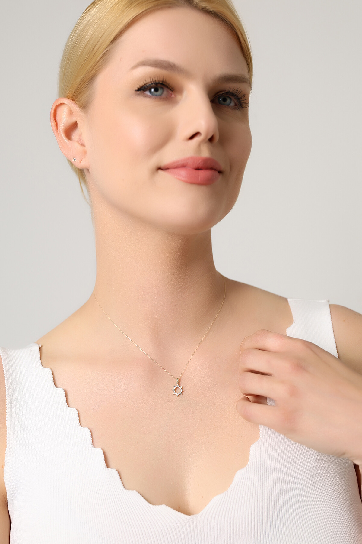 14 Ayar Altın Güneş Kolye