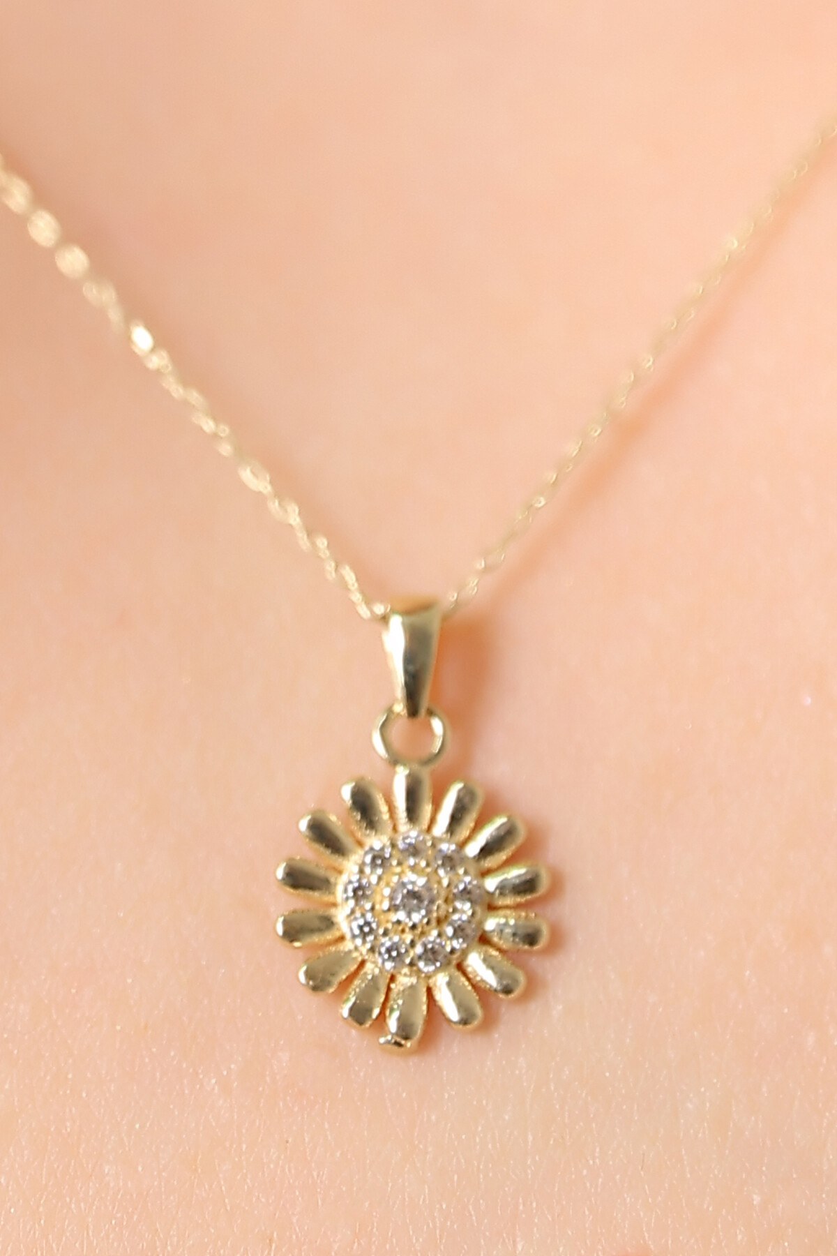 14 Ayar Altın Güneş Kolye