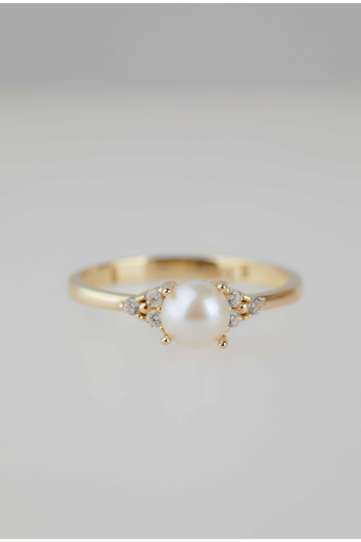 14 Ayar Altın İnci Yüzük