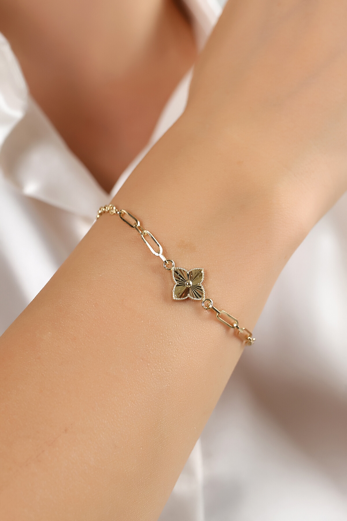 14 Ayar Altın Kalemli Çiçek Bileklik