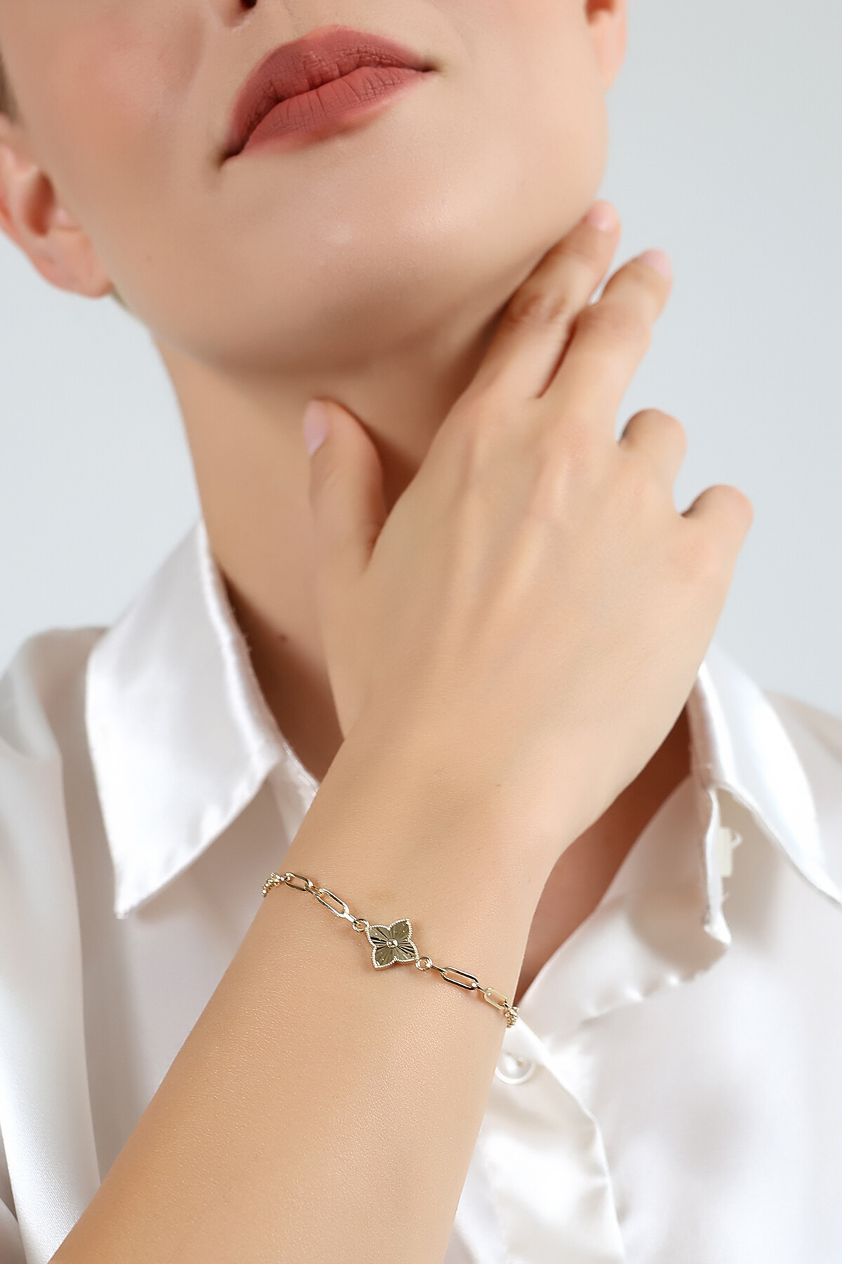 14 Ayar Altın Kalemli Çiçek Bileklik