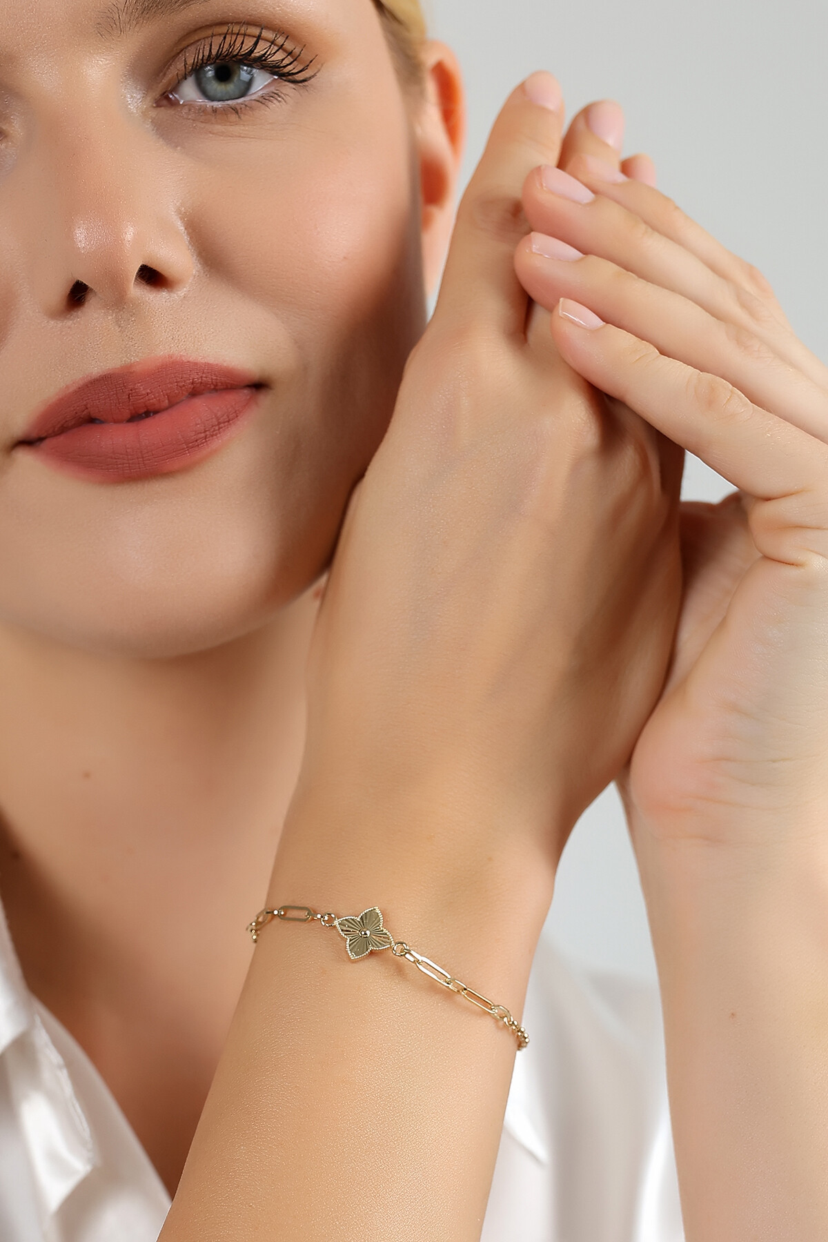 14 Ayar Altın Kalemli Çiçek Bileklik