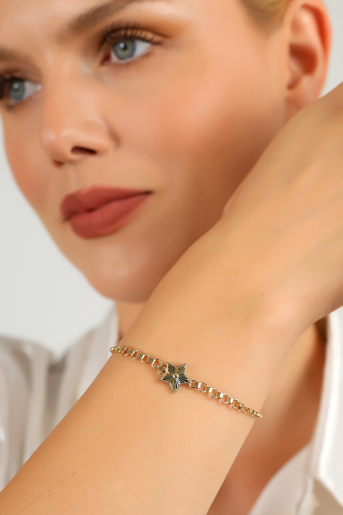 14 Ayar Altın Kalemli Yıldız Bileklik