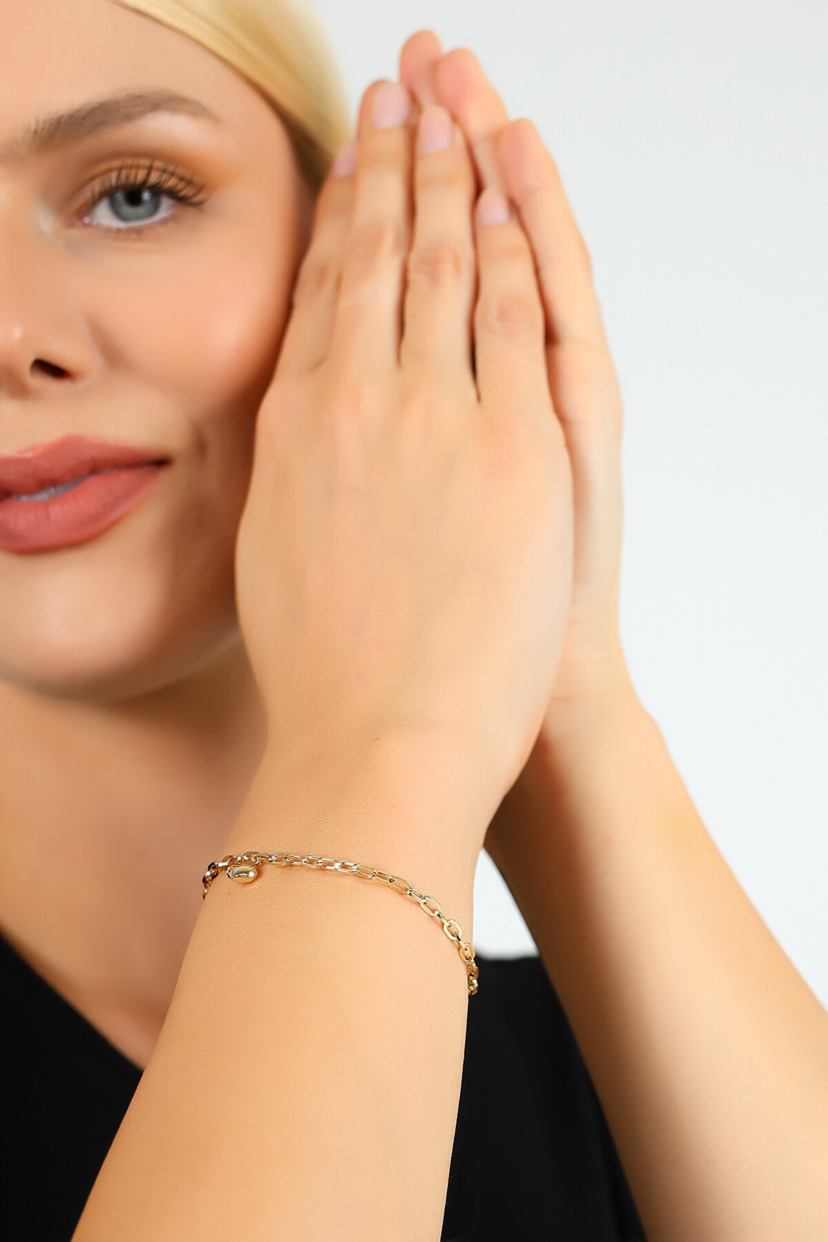 14 Ayar Altın Kalp Detaylı Zincir Bileklik