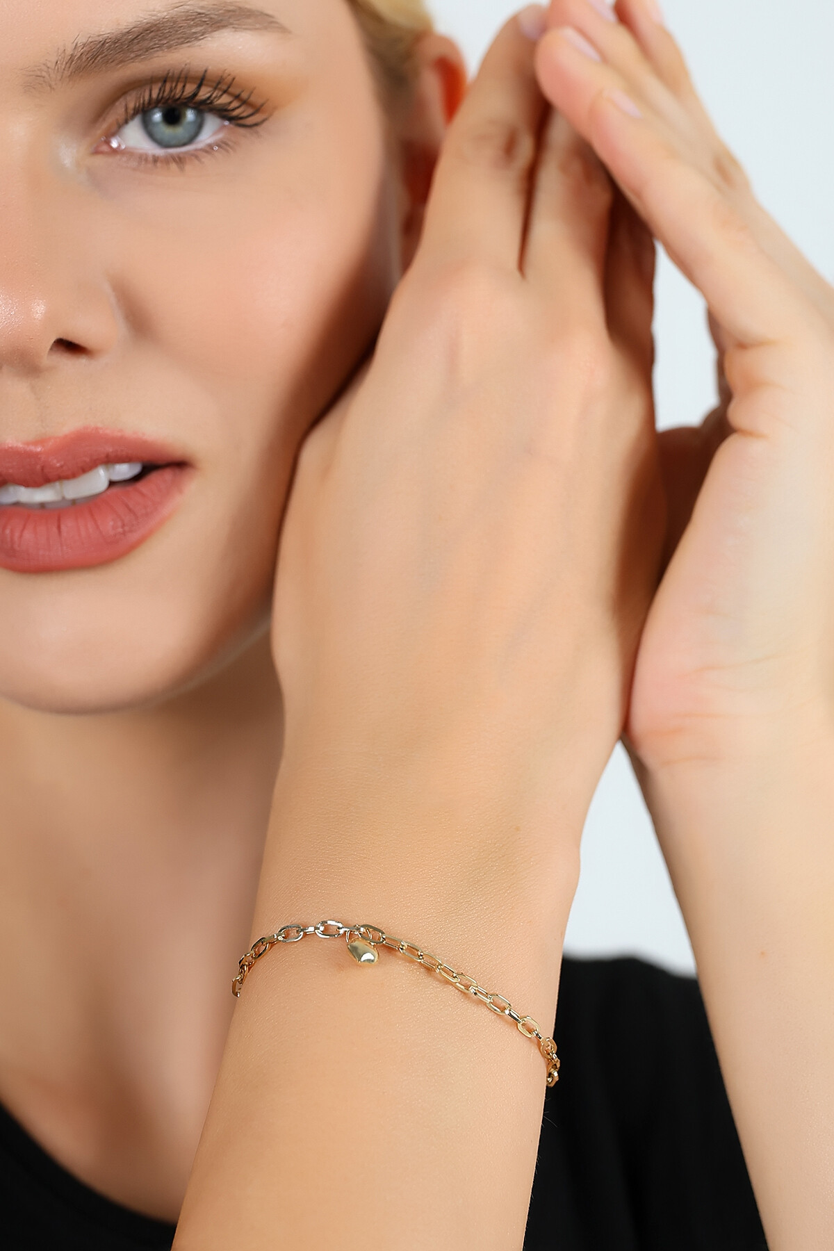 14 Ayar Altın Kalp Detaylı Zincir Bileklik