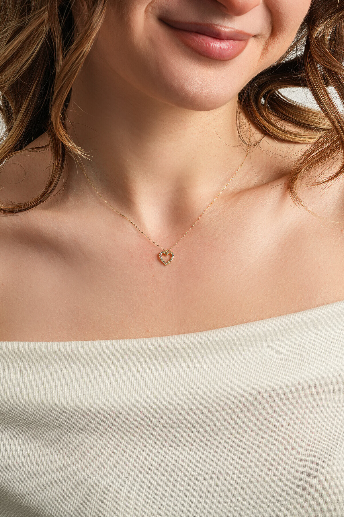 14 Ayar Altın Kalp Taşlı Kolye