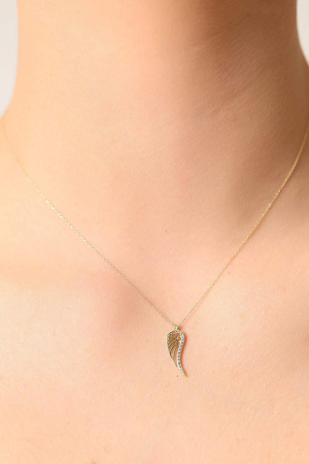 14 Ayar Altın Kanat Kolye