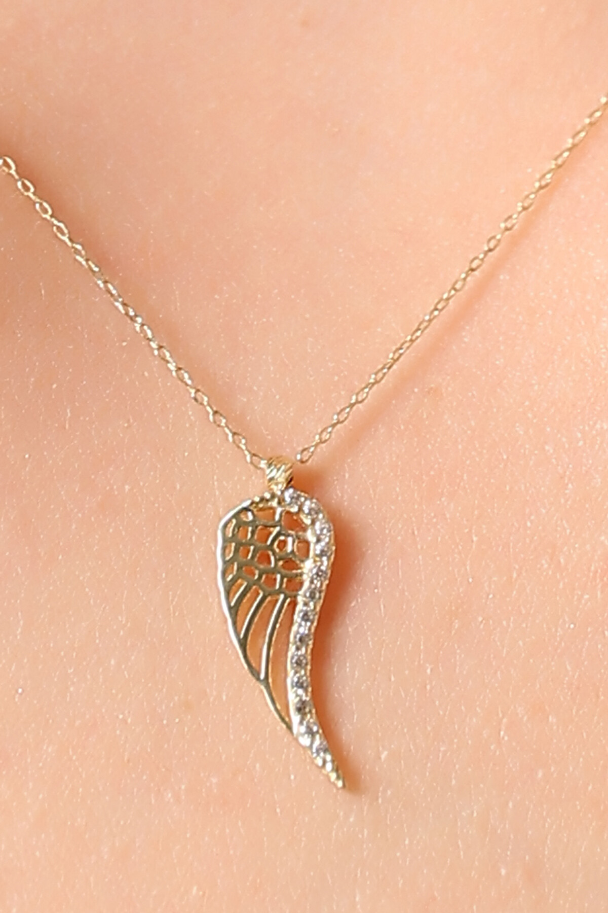 14 Ayar Altın Kanat Kolye