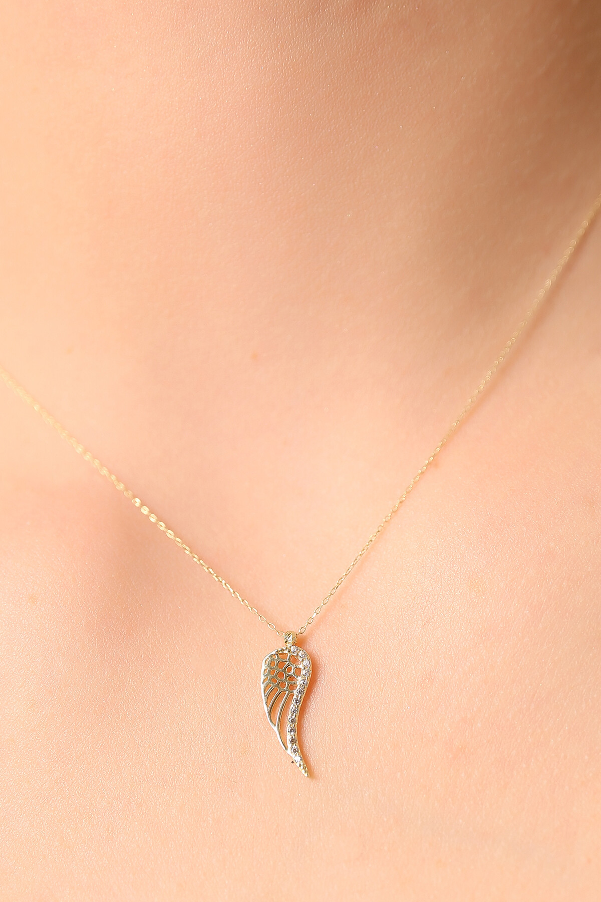 14 Ayar Altın Kanat Kolye