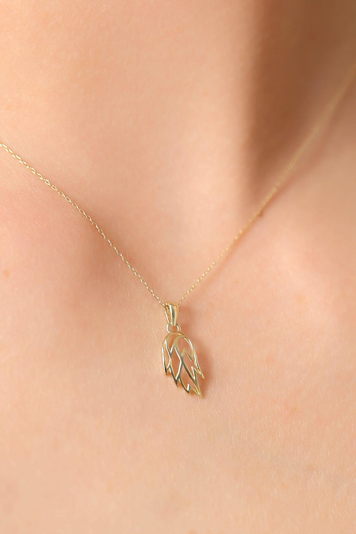 14 Ayar Altın Kanat Kolye