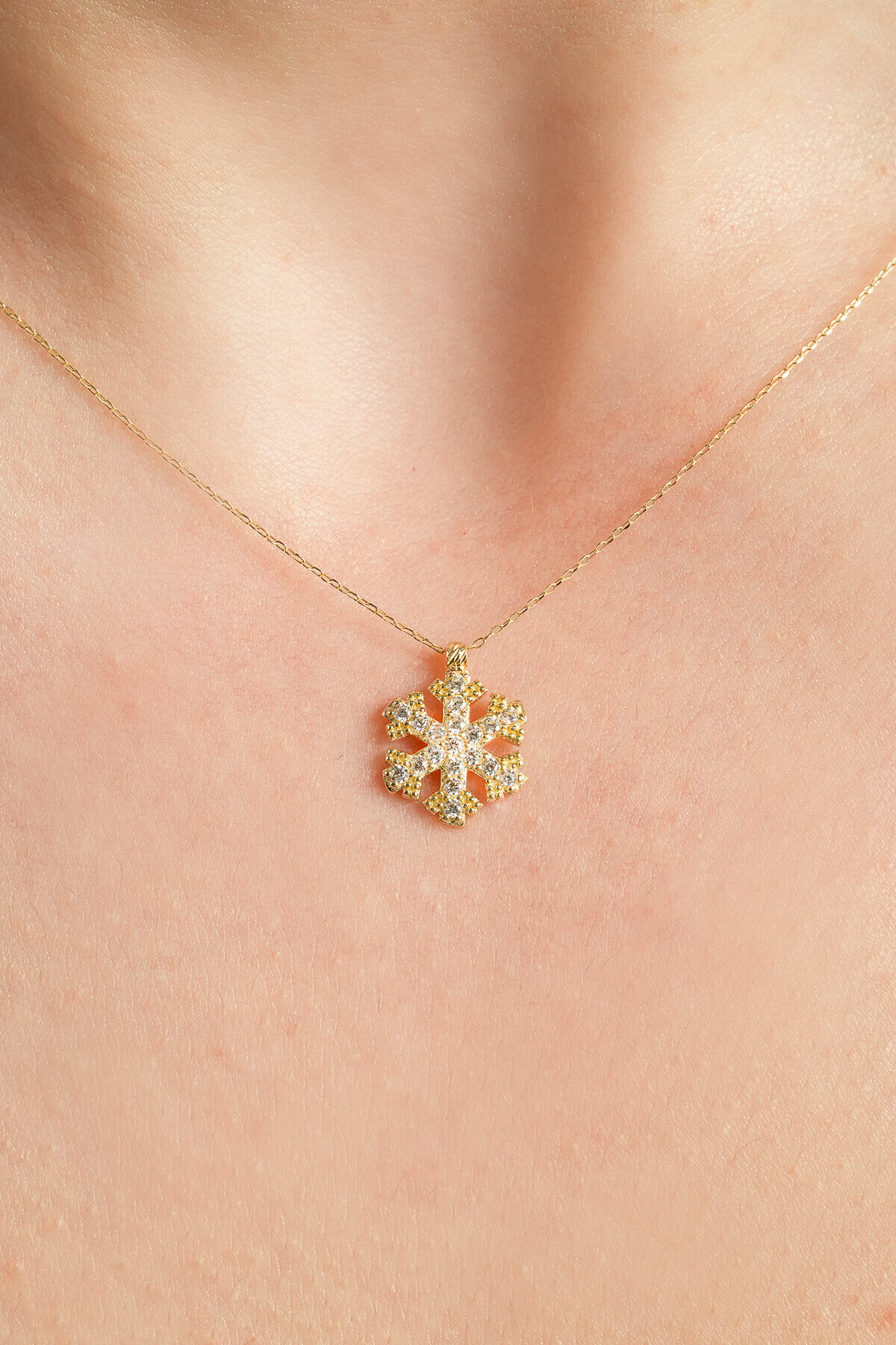 14 Ayar Altın Kar Tanesi Kolye