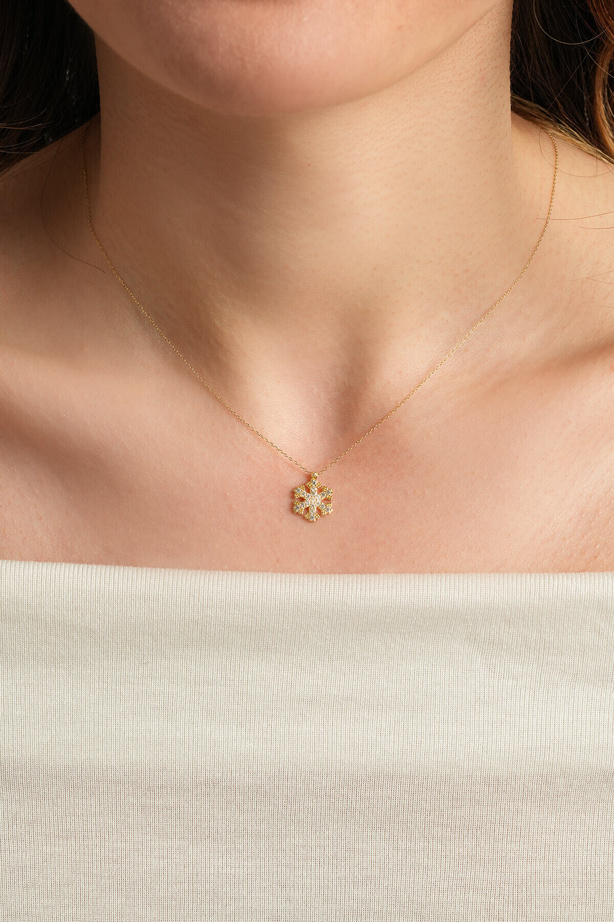 14 Ayar Altın Kar Tanesi Kolye