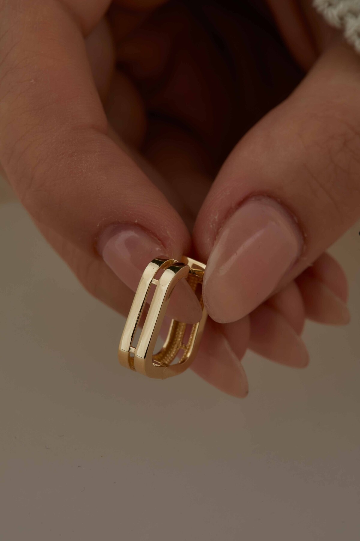 14 Ayar Altın Kare Küpe