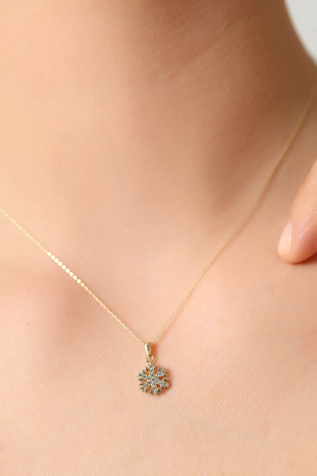 14 Ayar Altın Kartanesi Kolye