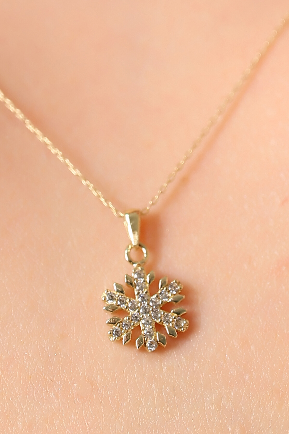 14 Ayar Altın Kartanesi Kolye