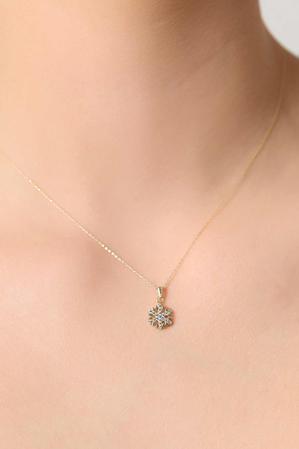 14 Ayar Altın Kartanesi Kolye