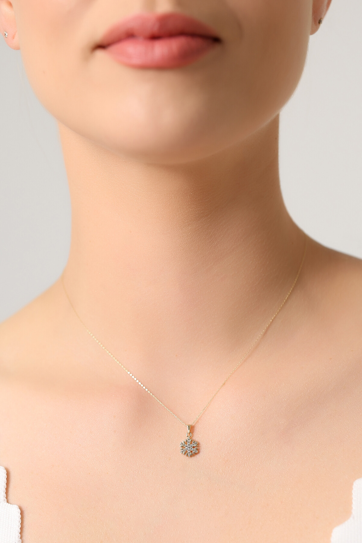 14 Ayar Altın Kartanesi Kolye